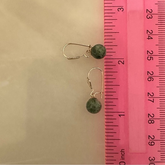 Vintage 14k Solid Gold Nephrite Drop Dangle Earrings - Picture 13 of 13